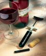 C�mo descorchar una botella de vino